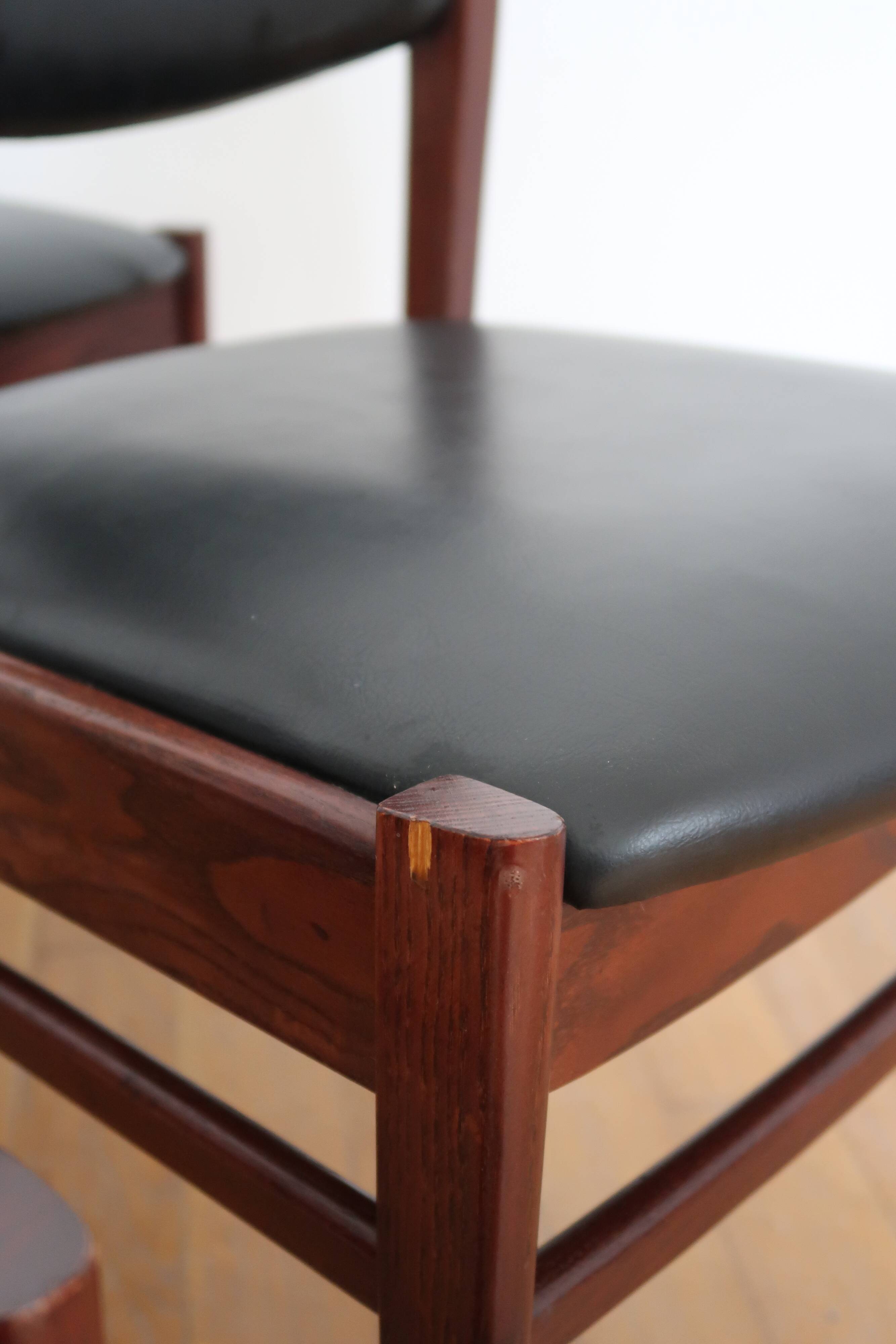 4 Scandinavian chairs skaï black