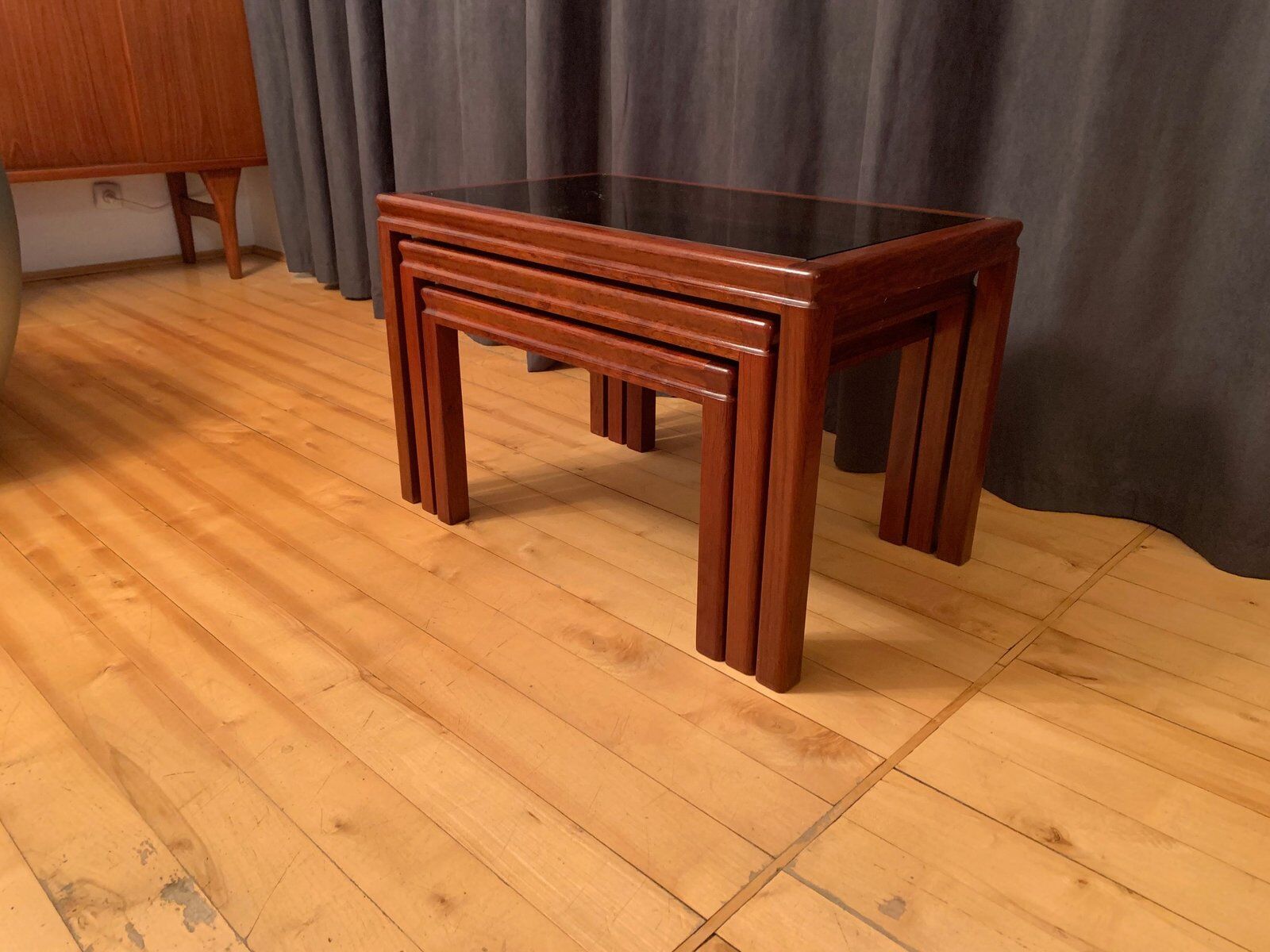 Nesting tables, Italy, 1970s, set of 3
