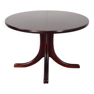 Round mahogany table, Danish design, 1970s, manufactured in Denmark