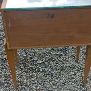 Vintage pair of bedside tables from the 1950s in sycamore and a mirror.