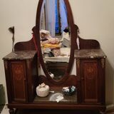 Neo-retro hairdresser