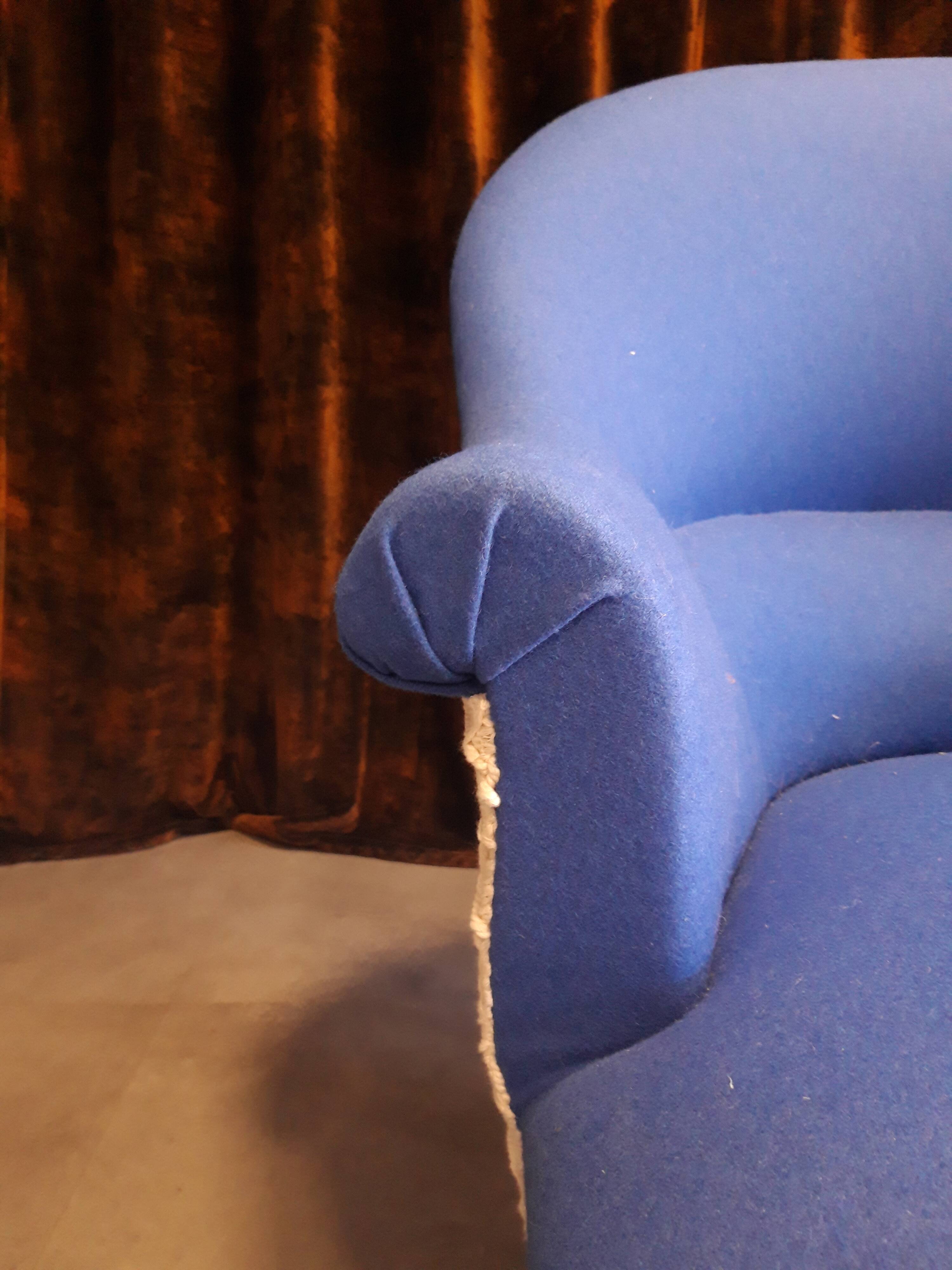 Toad armchair