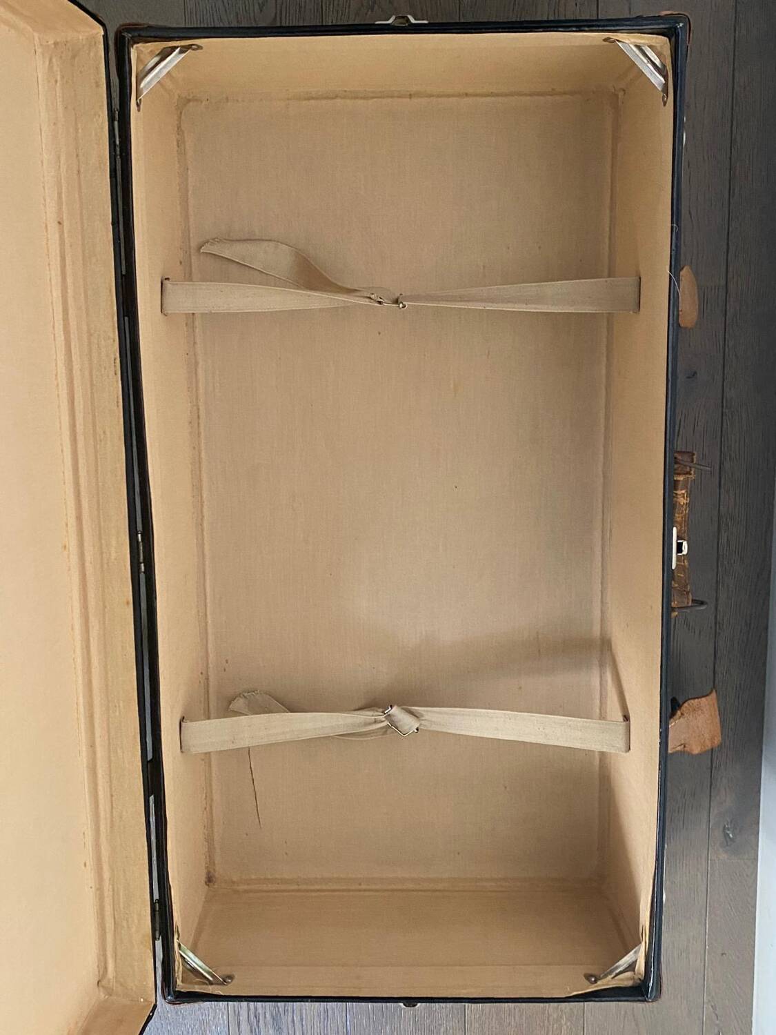 Malle Cabin Mid-Century Fibre Vulcanised / Beige Leather / Metal