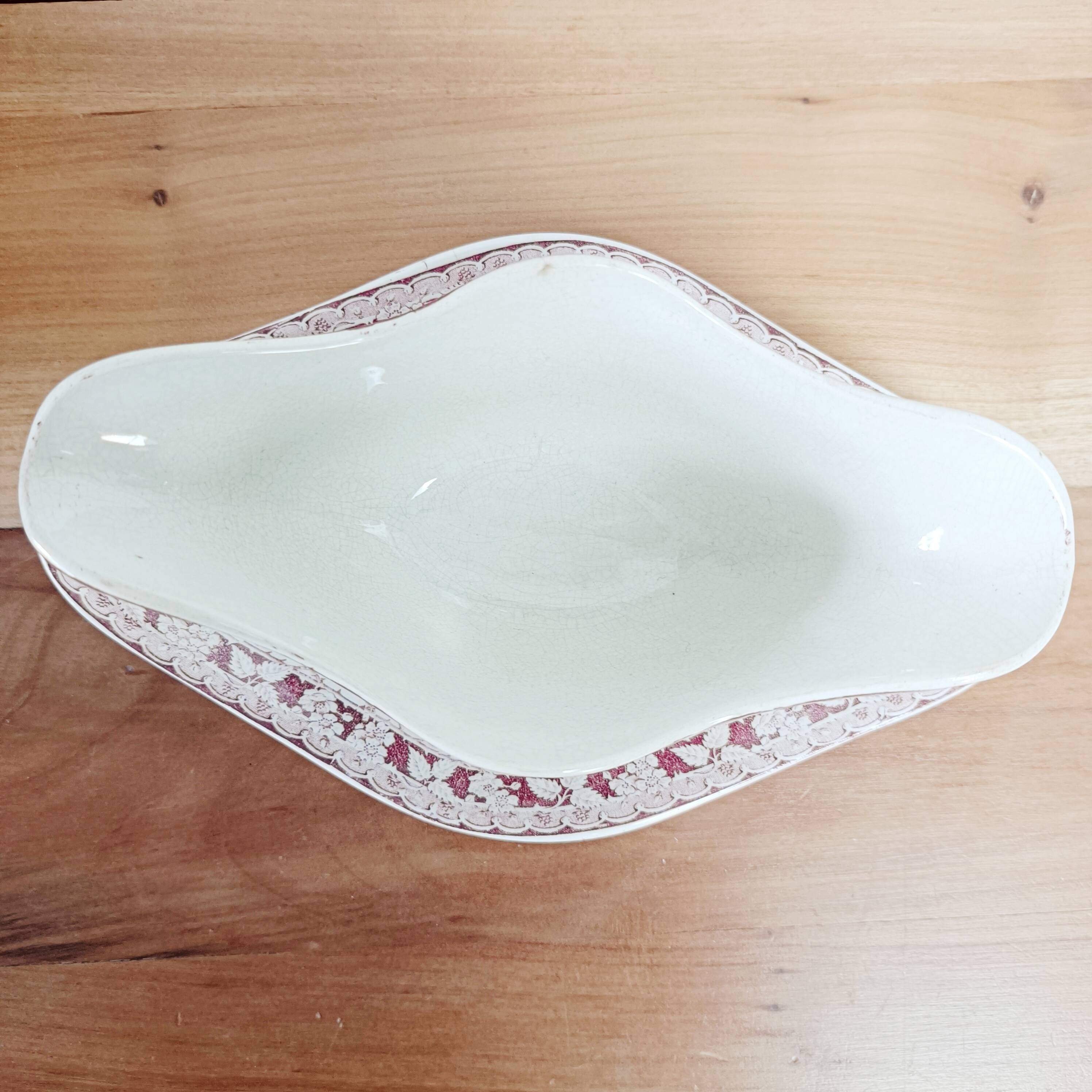 Iron earth sauce boat Moulin des Loups and Hamage, red mulberry