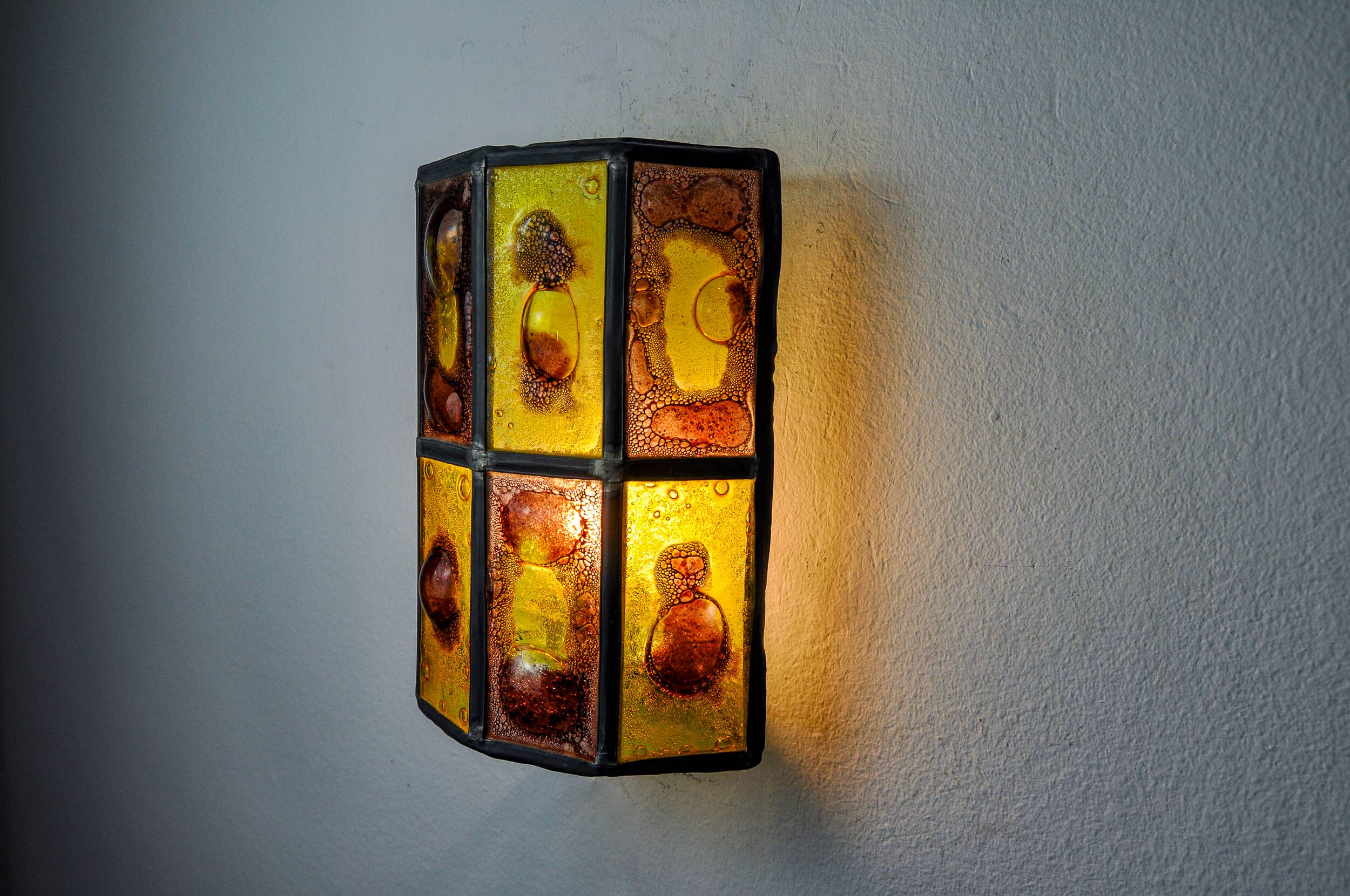 Brutalist wall lamp by Felipe Derflingher for Feders, blown glass, 1960, Mexico
