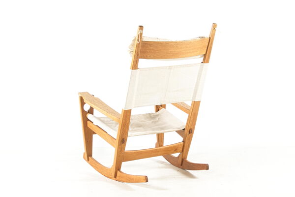 Rocking chair ''Keyhole chair'' de Hans J. Wegner pour Getama