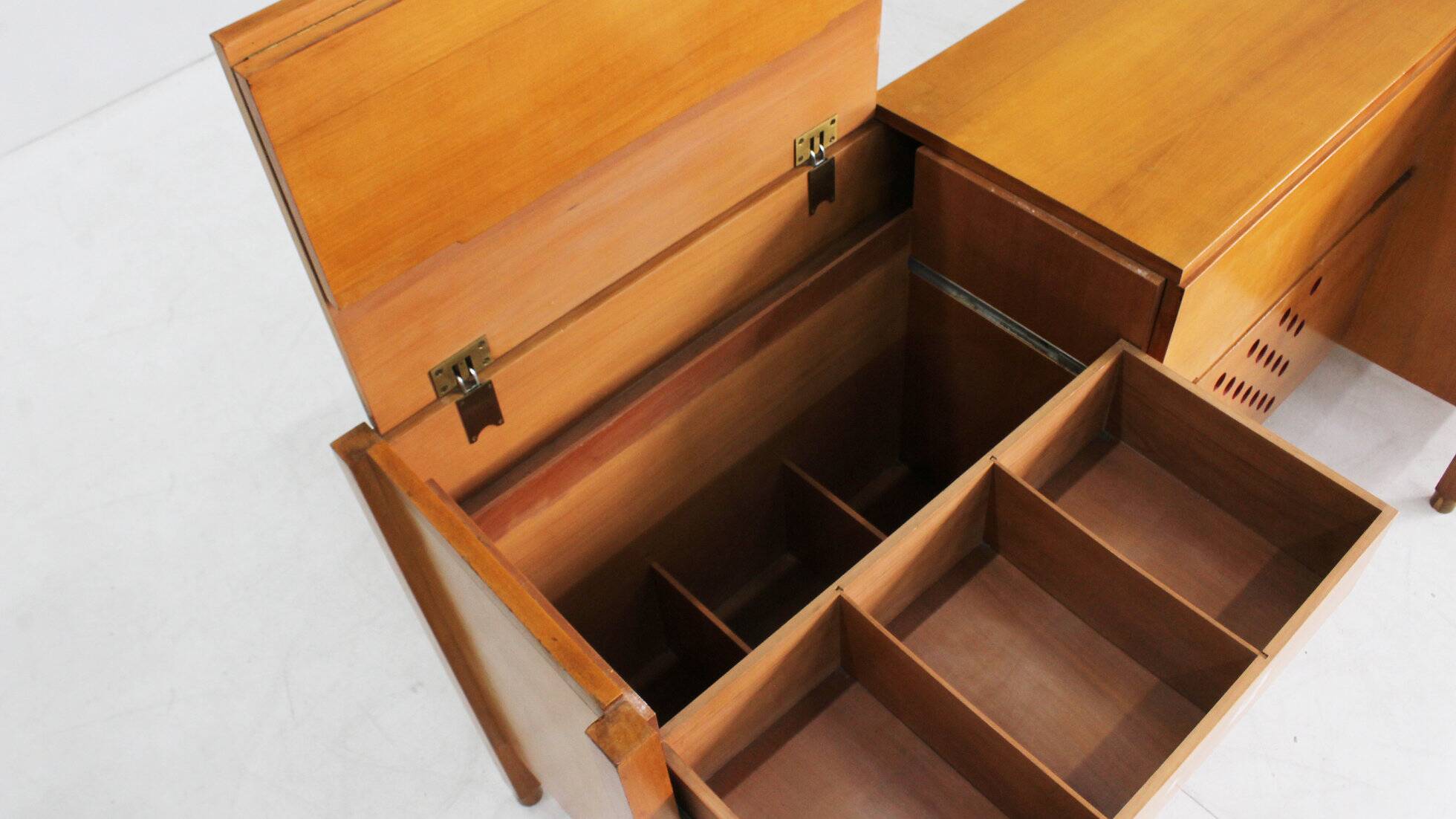 Vintage sideboard 1960s Italy attributed to Carlo Scarpa Anfodillo execution