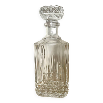 Carafe à whisky en cristal taillé.
