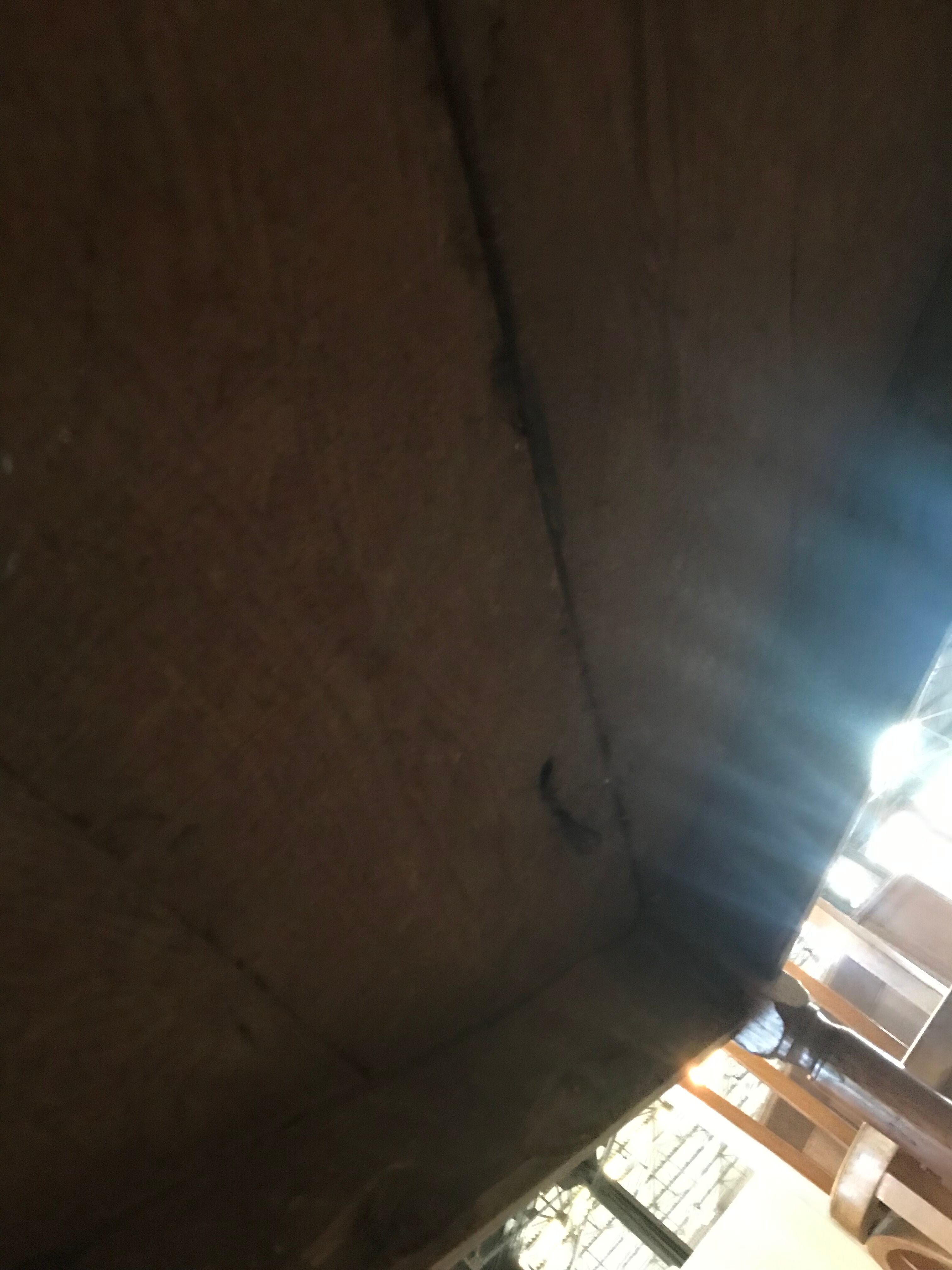 Round farm table 1850 and 6 bistro chairs