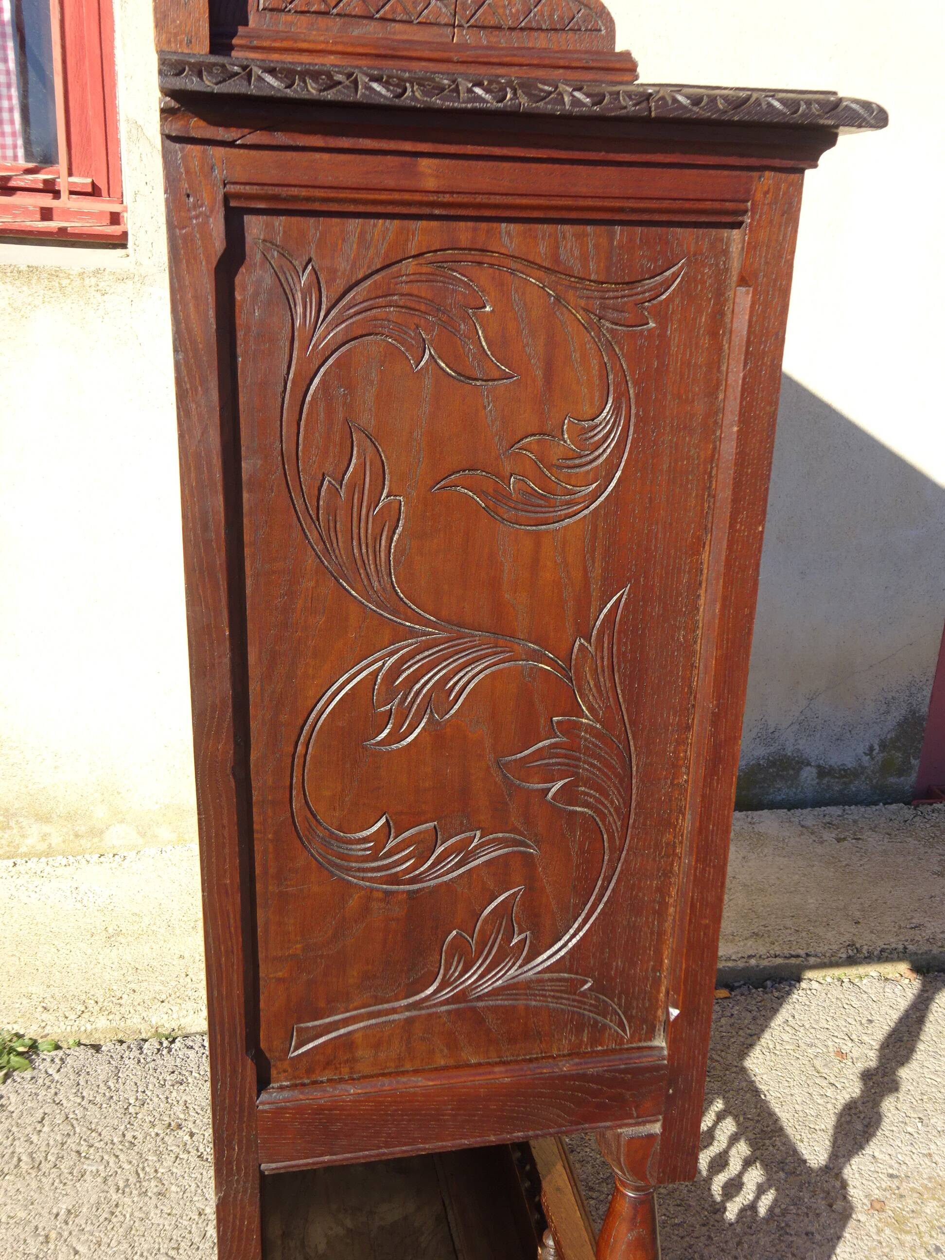Old Breton dresser buffet