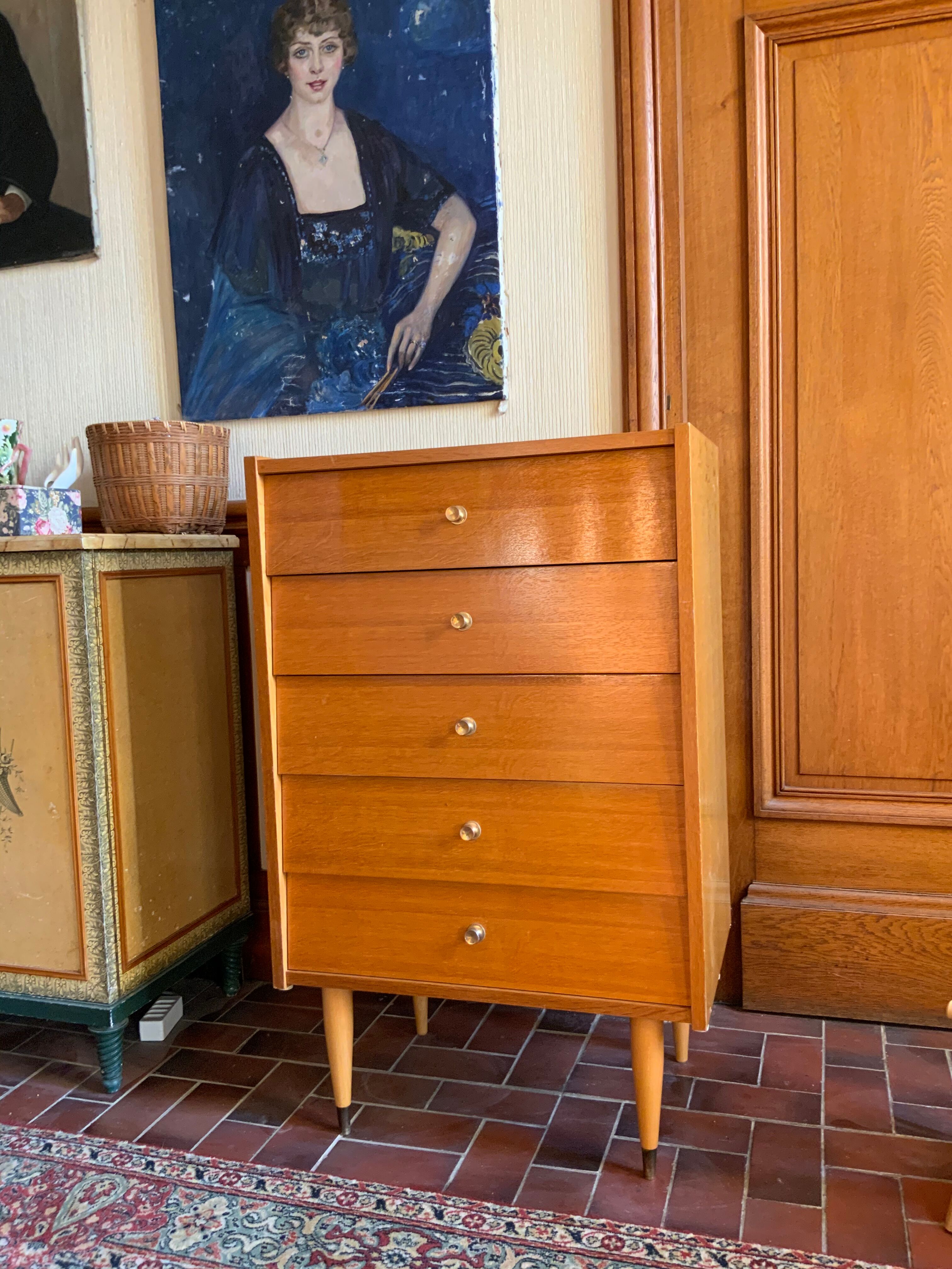 Vintage dresser