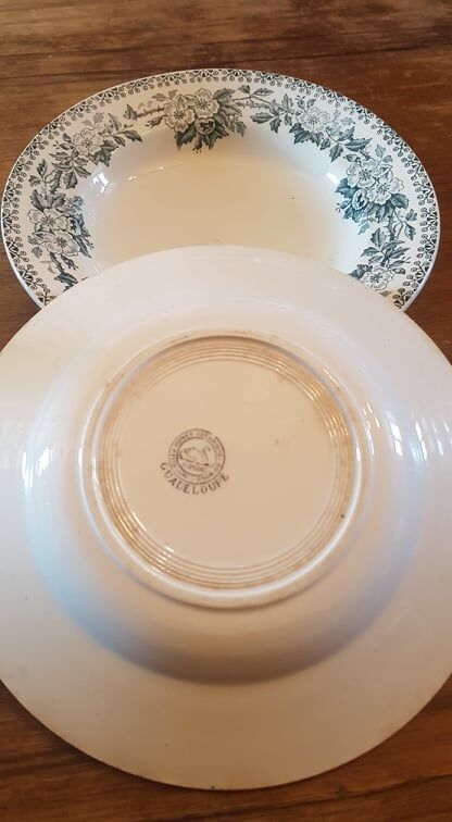 Set of 2 plates new ceramic factories north model guadeloupe