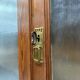 Armoire d'école en pin belge avec vitres nervurées