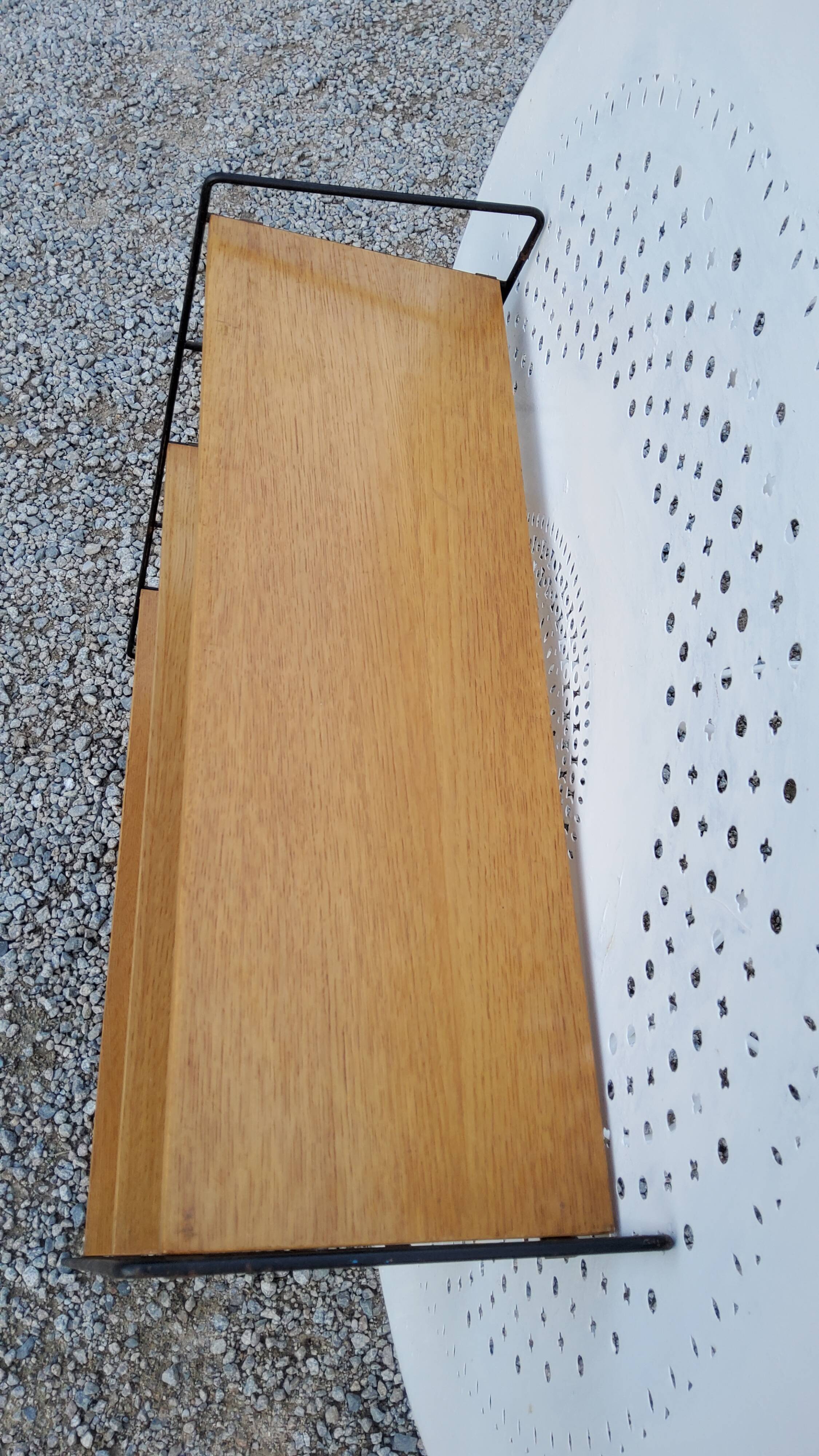 String shelf from the 60s in oak and metal