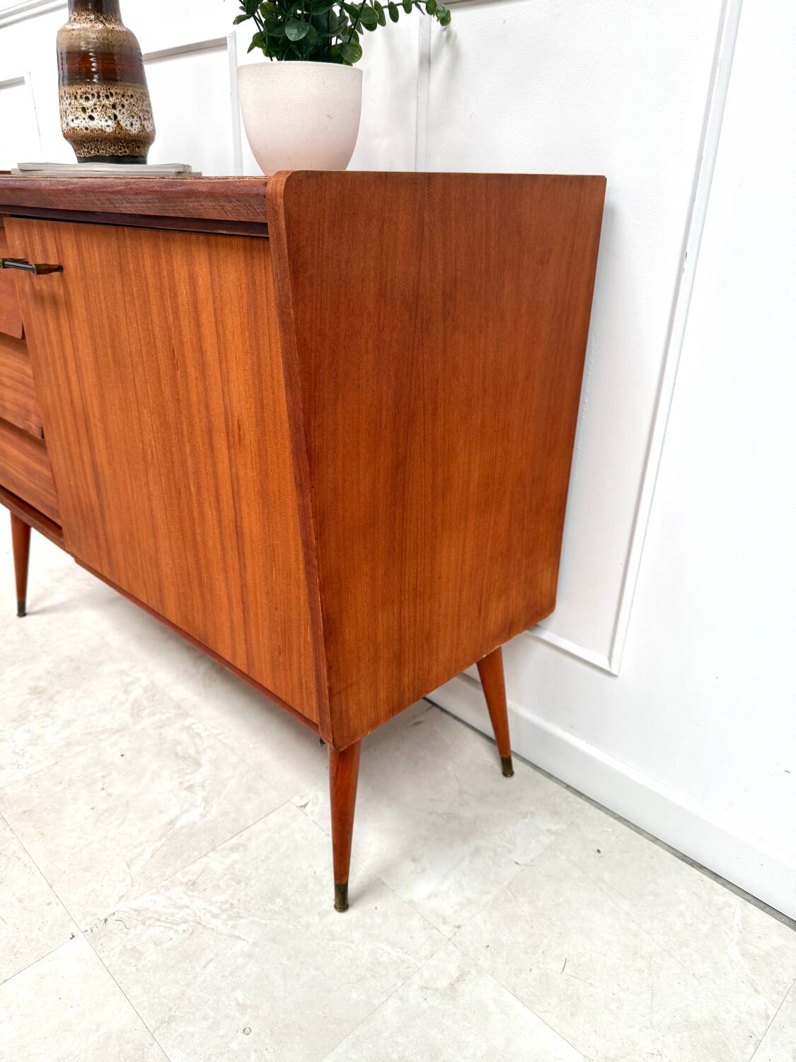 Buffet vintage pieds compas