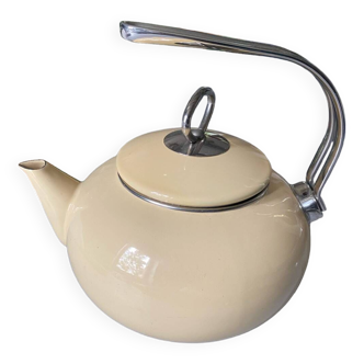 Enameled kettle