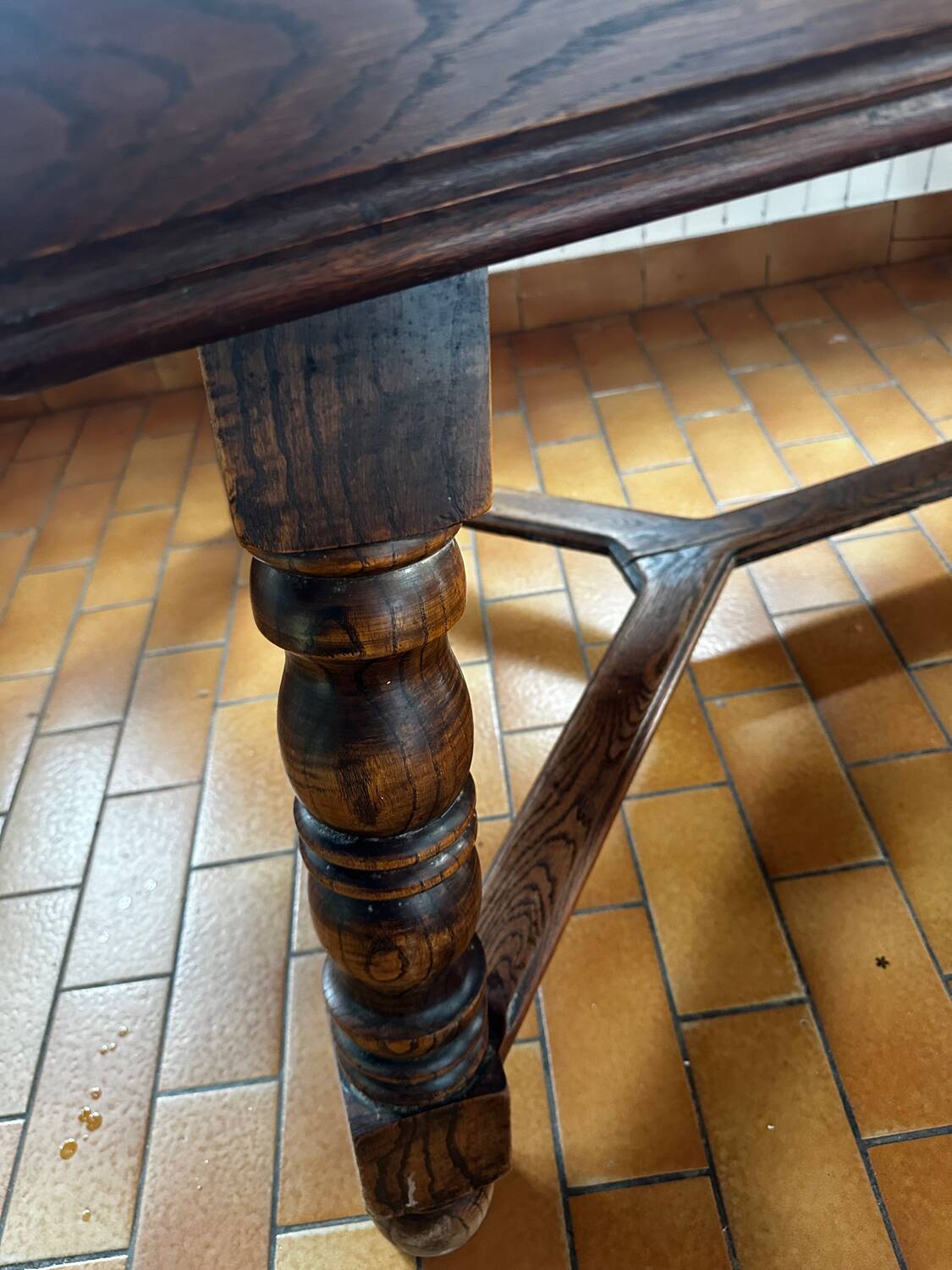 Rustic oak table with extensions