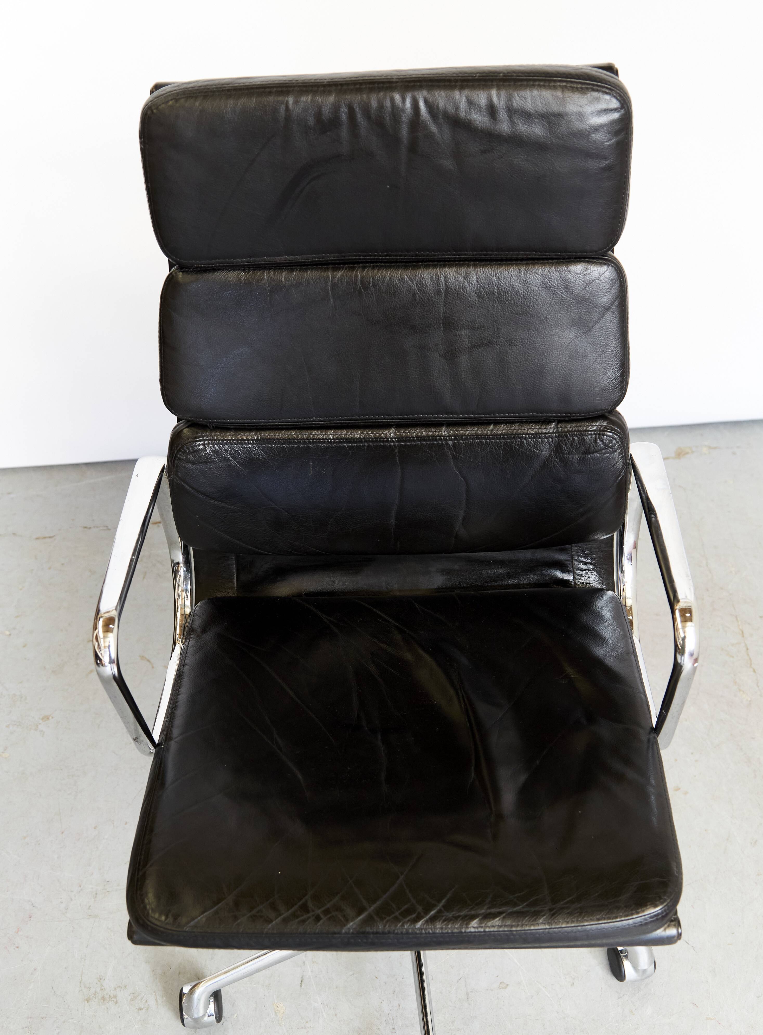 Charles & Ray Eames Softpad Executive Chair EA219 for Vitra