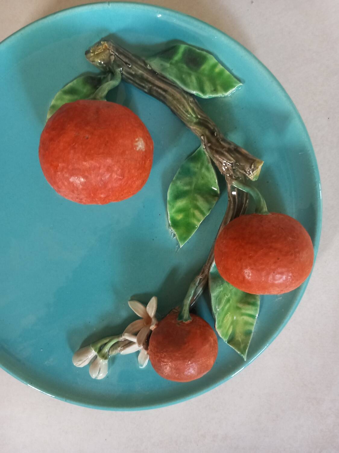 Perret Gentil trompe l'oeil barbotine plate