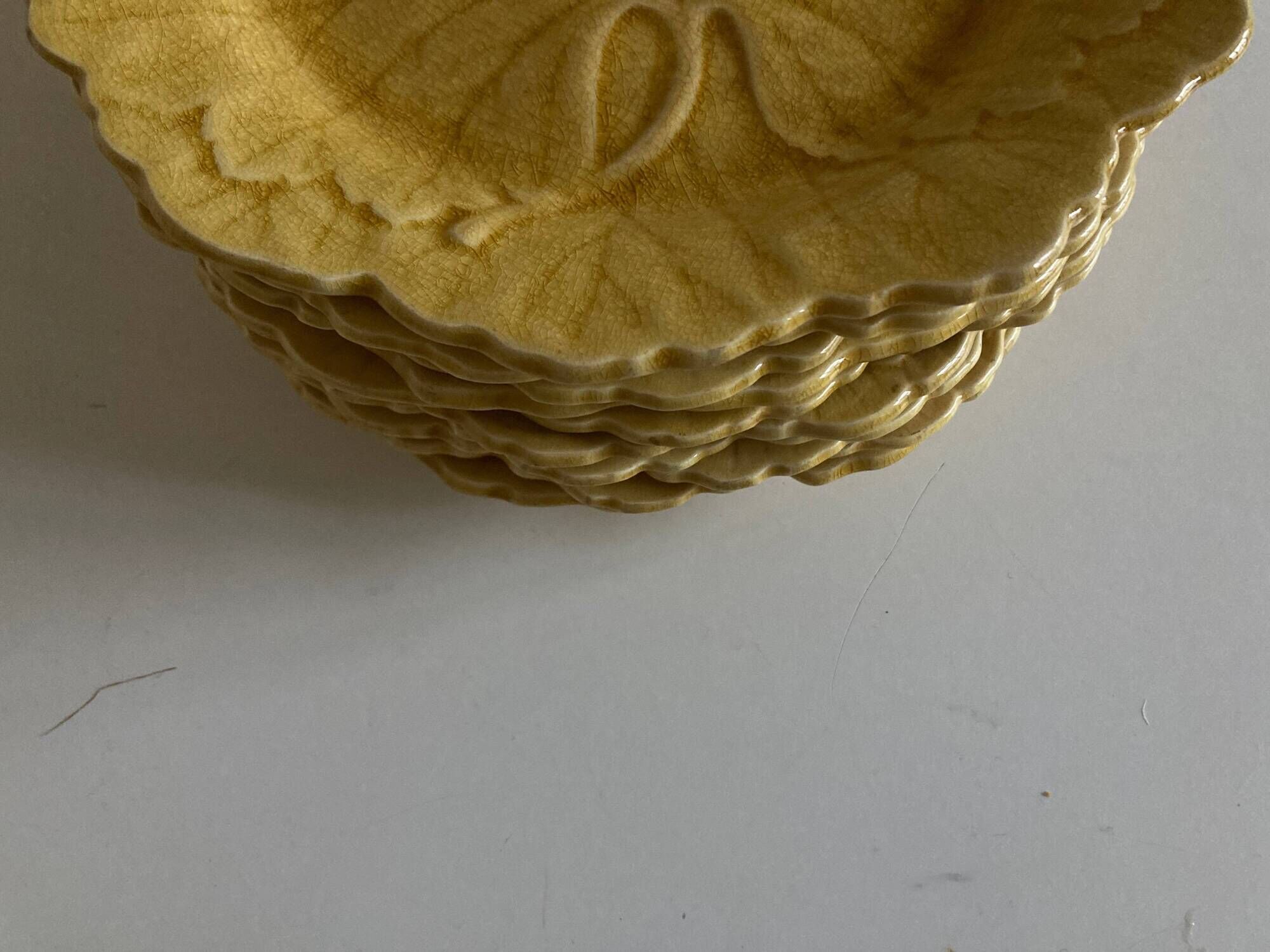 set of 11 Wedgwood vine plates English slip 19th
