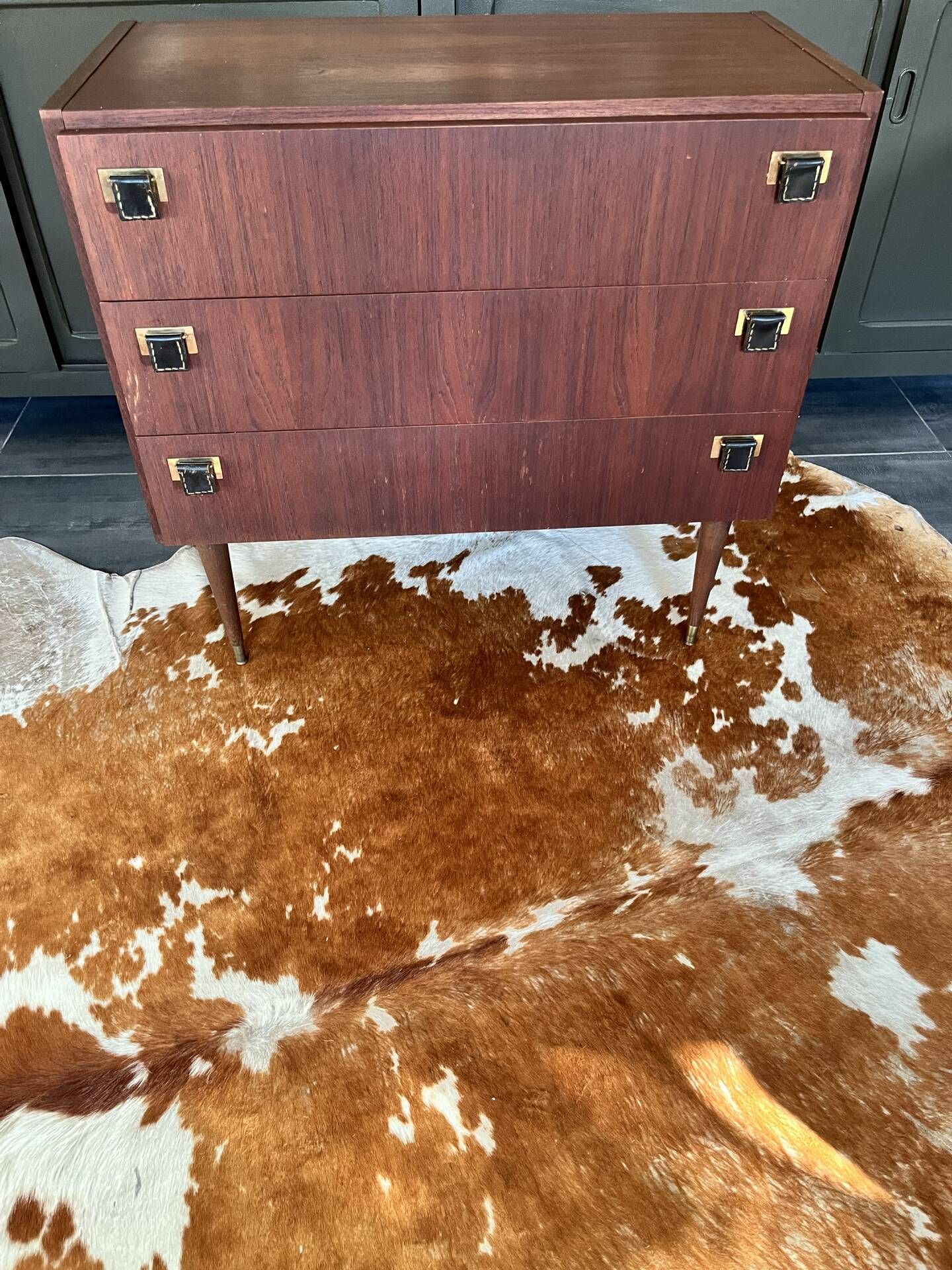 Vintage chest of drawers