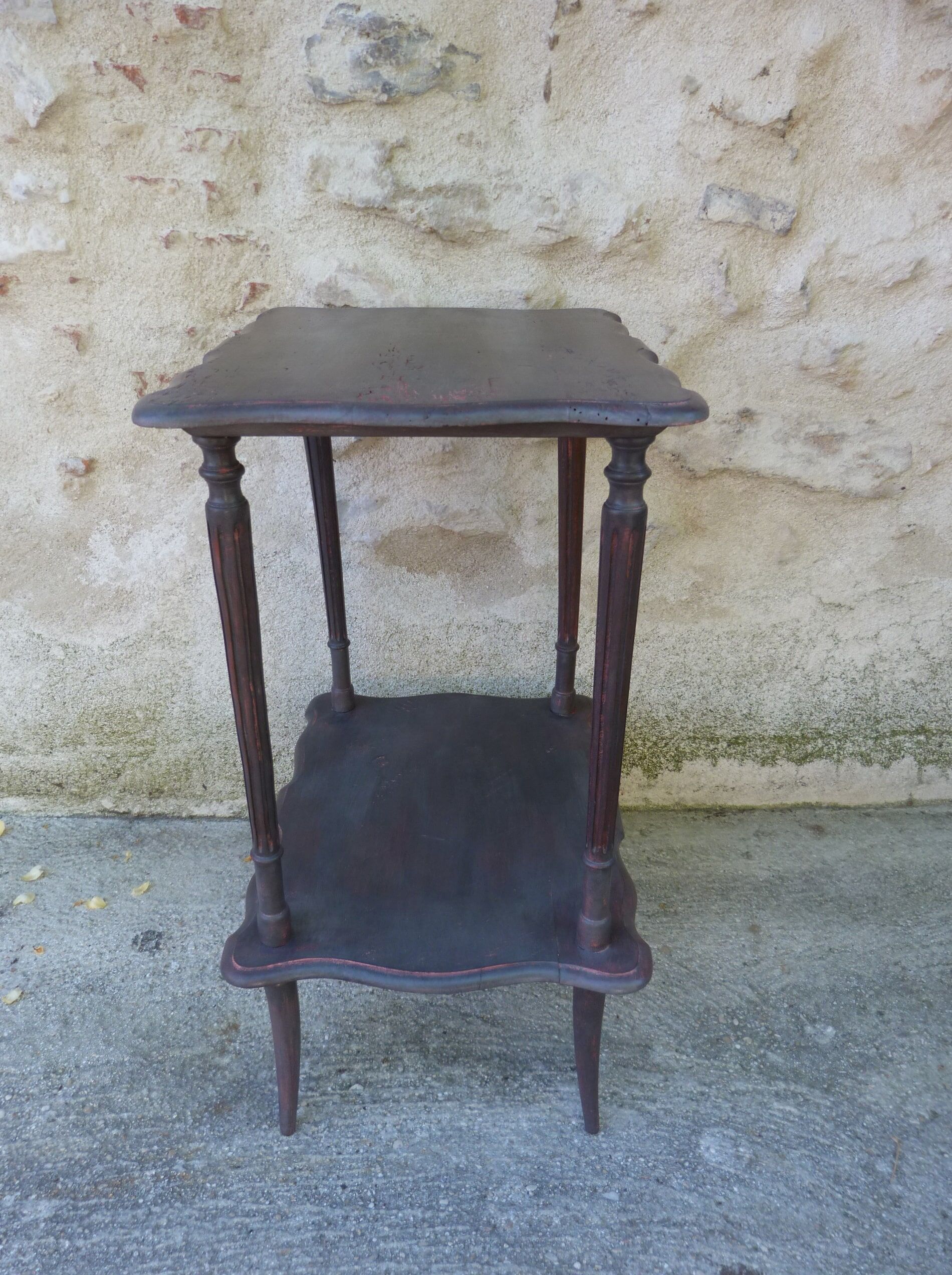 Patinated pedestal table