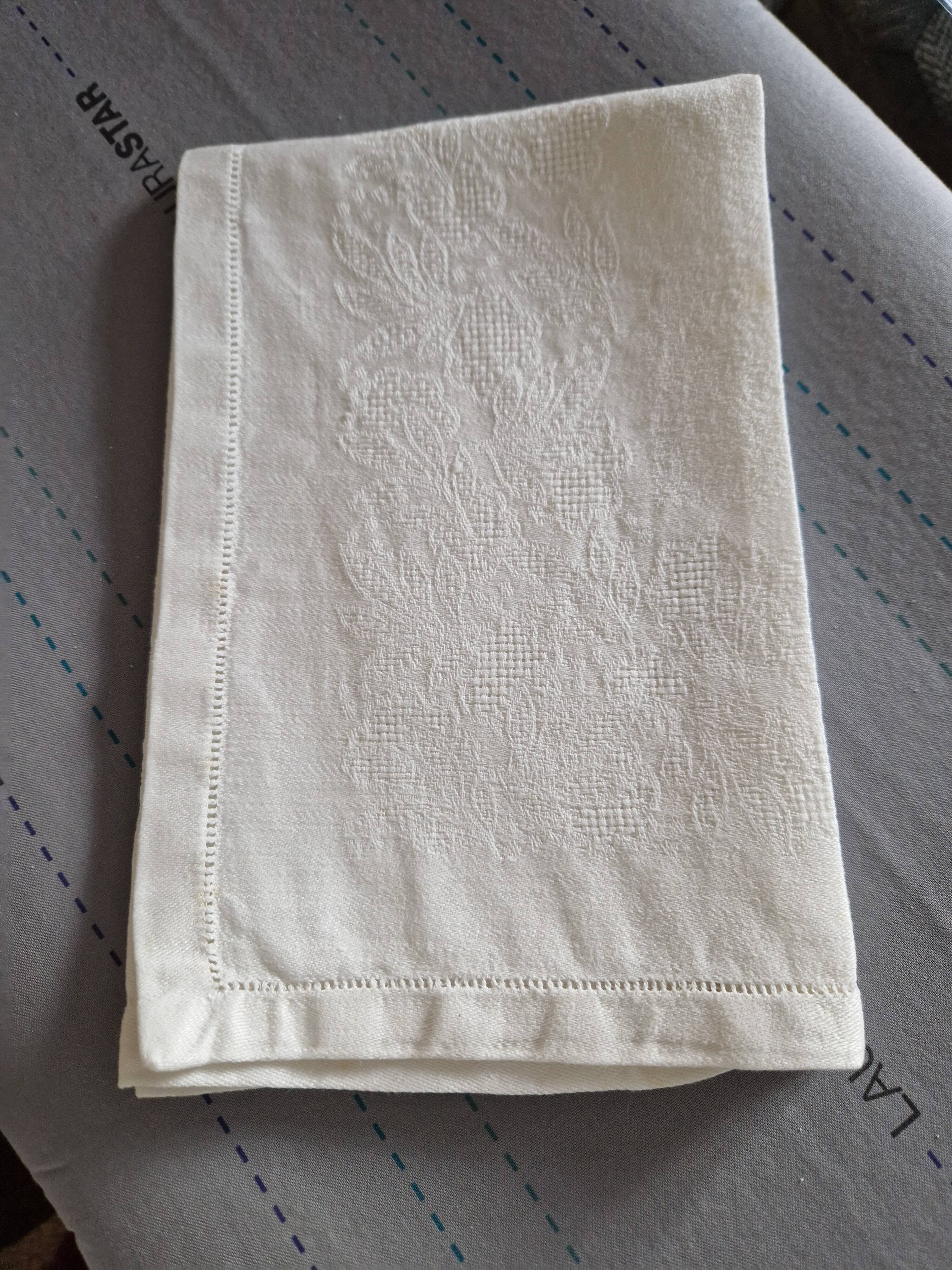 10 white damask cotton napkins