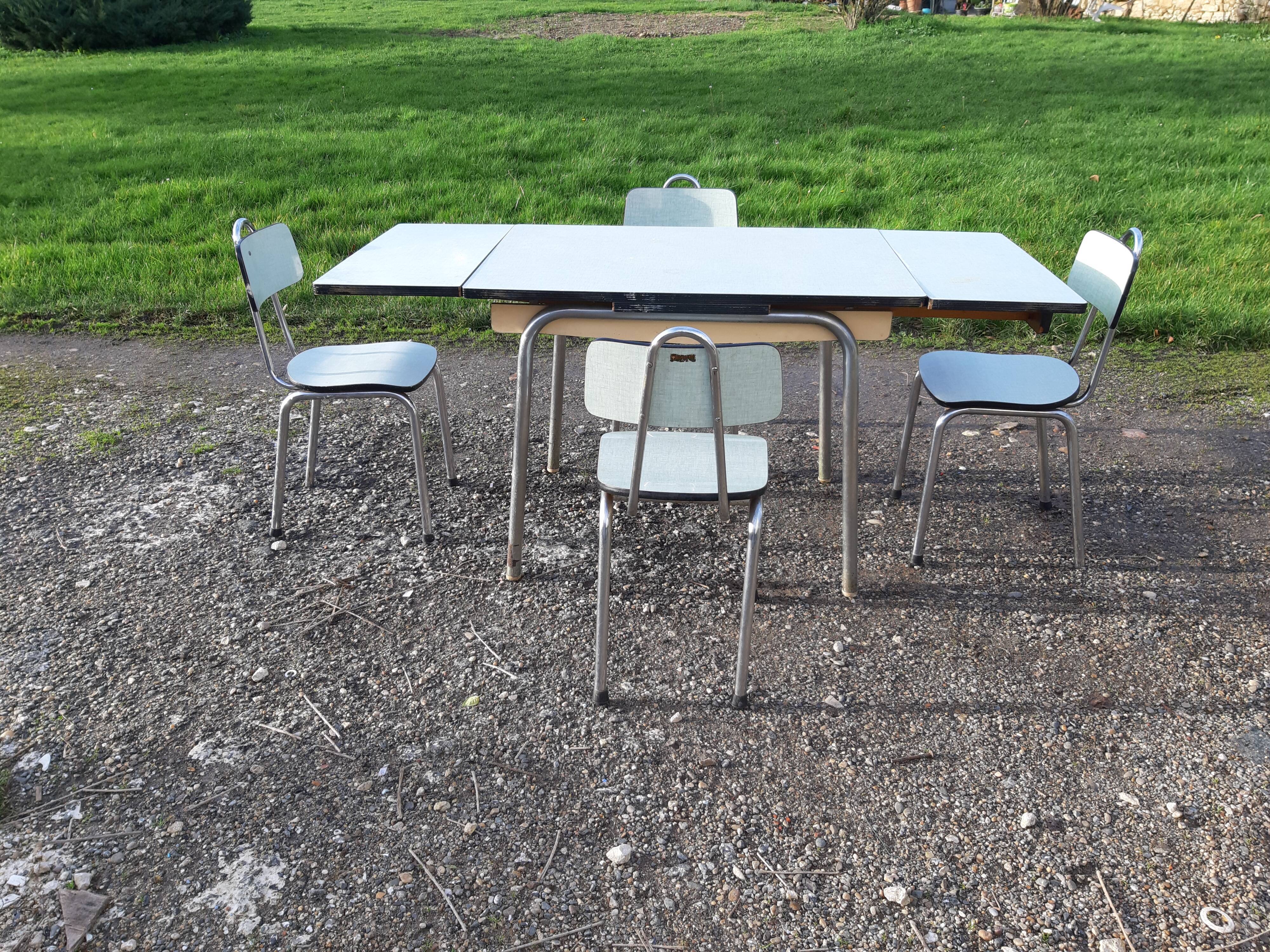 Table et 4 chaises formica vintage de marque Colmon