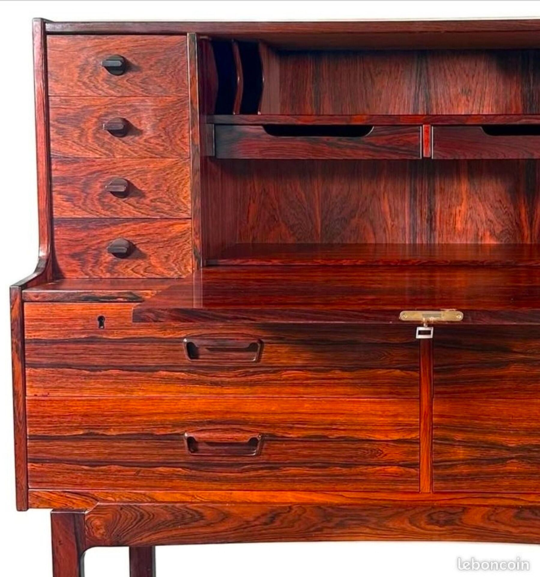 Very rare – Model No. 69 secretary in Rio rosewood – Arne Wahl I