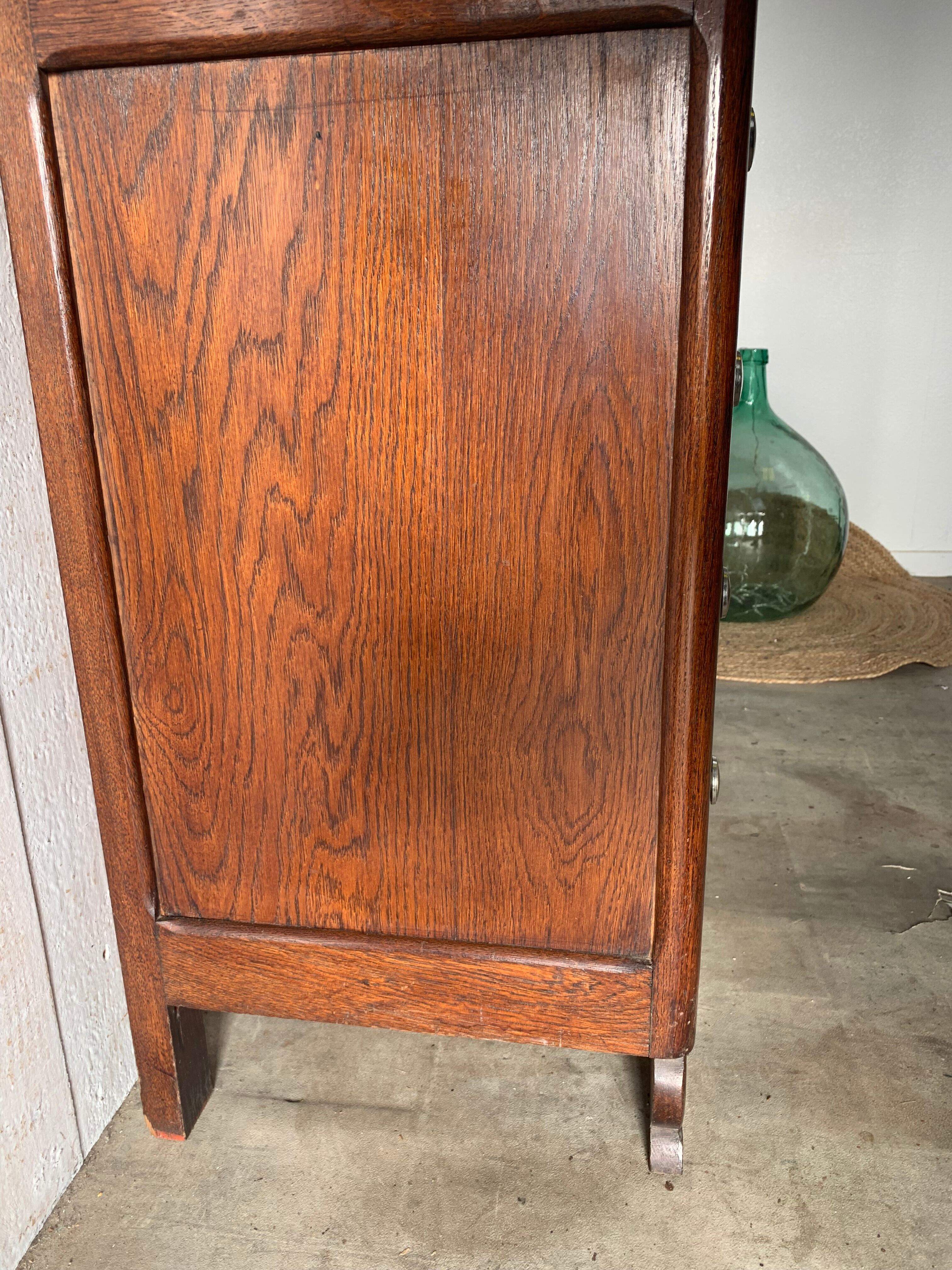 Art deco chest of drawers