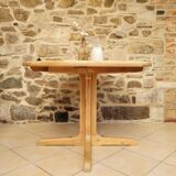 Round table
