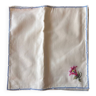 6 embroidered napkins