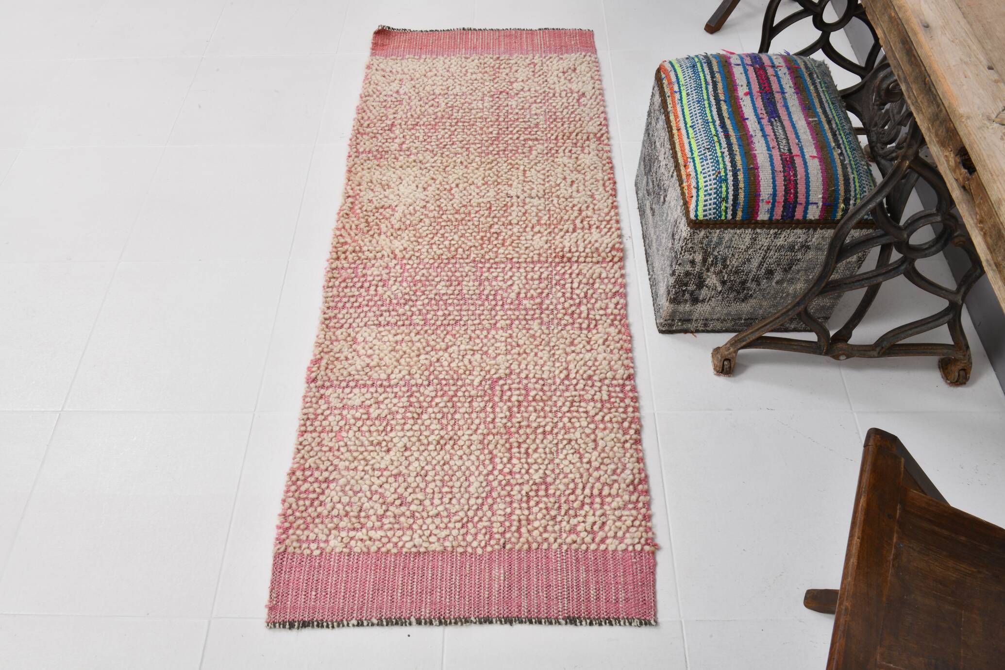 2x6 Mid Century Modern Pink Turkish Runner Rug, 67x171Cm SK 33942 FREE SHIPPING
