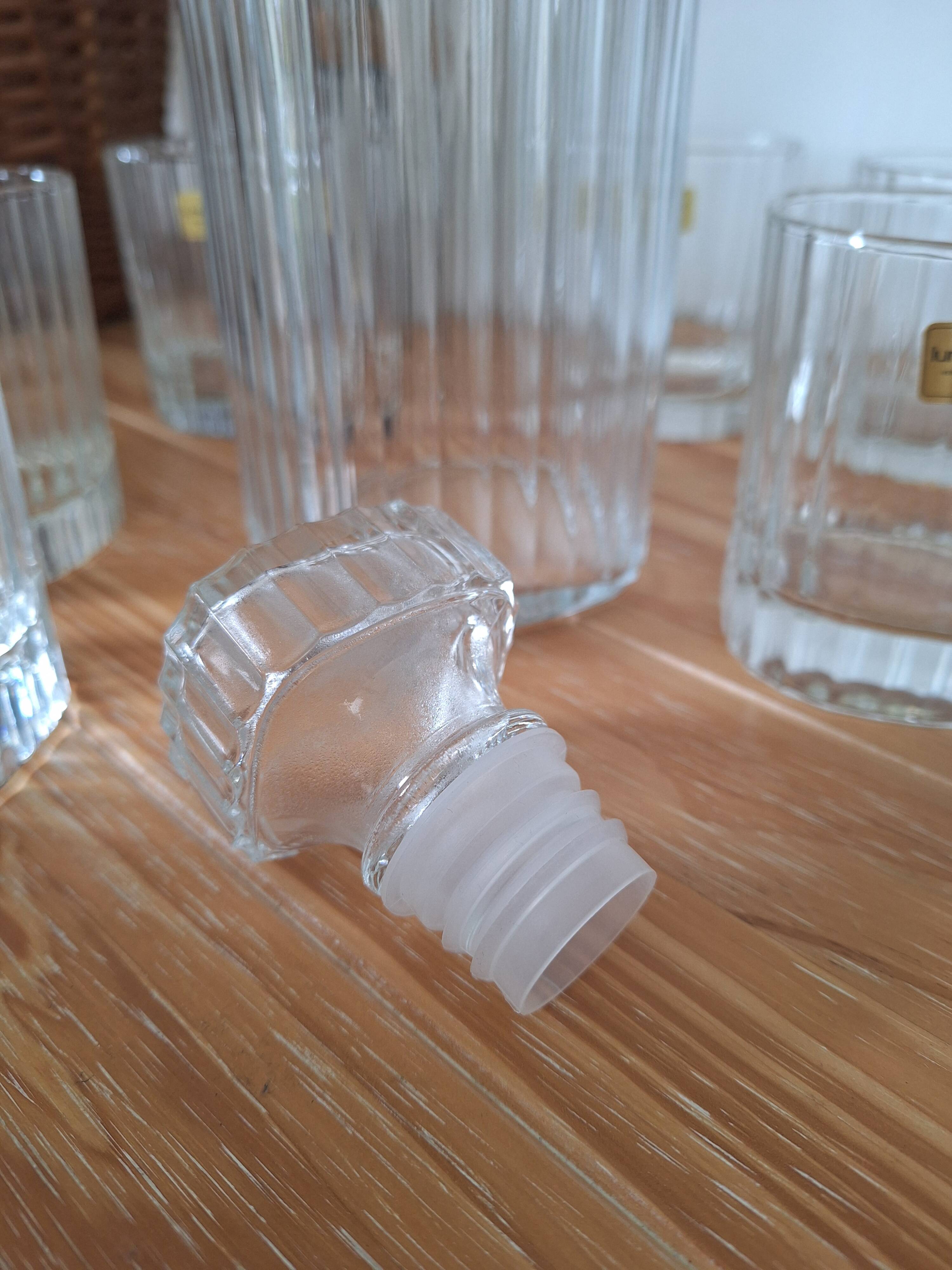Verres à whisky et carafe striés