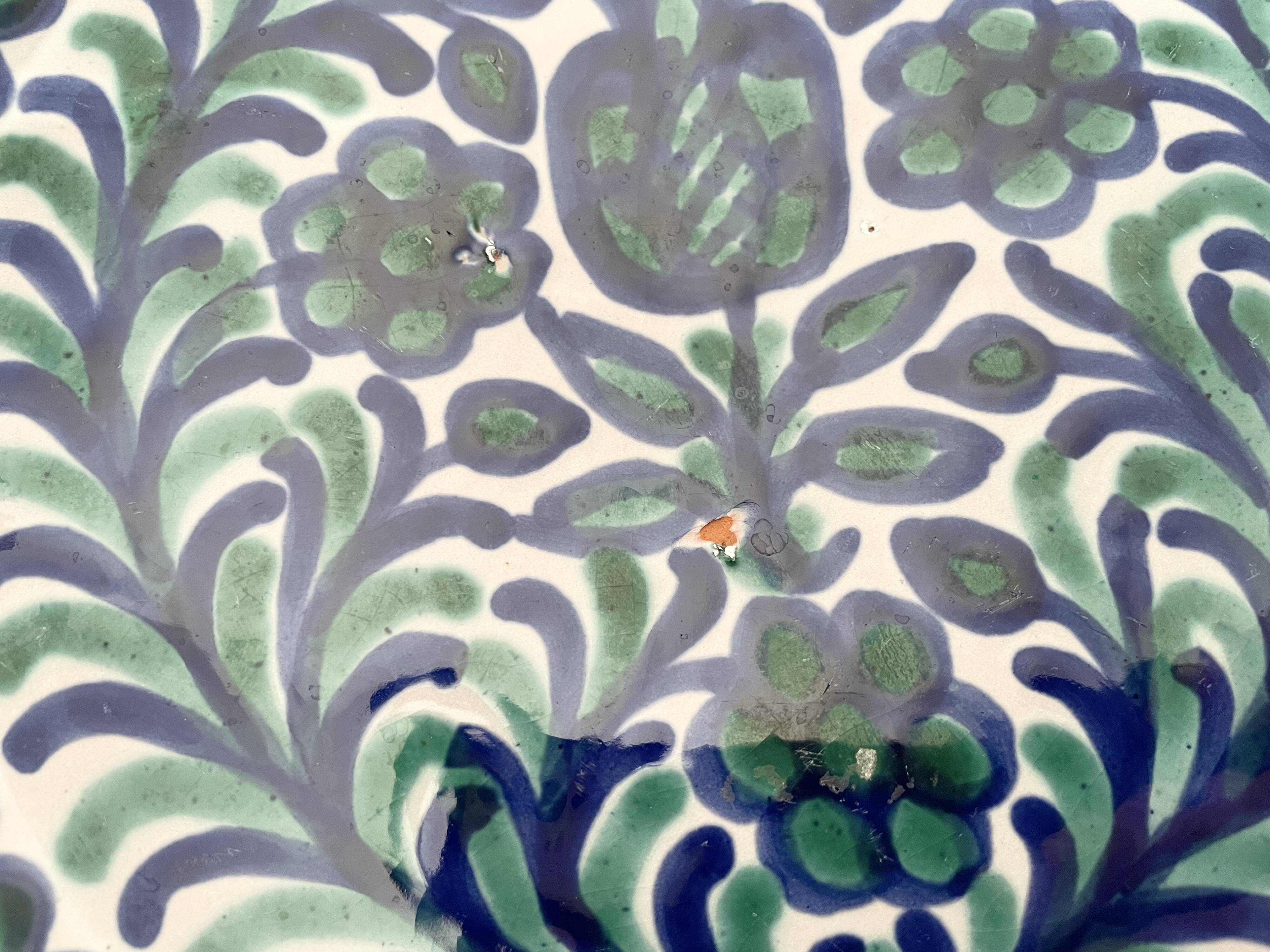 Assiette plate émaillée Fajalauza