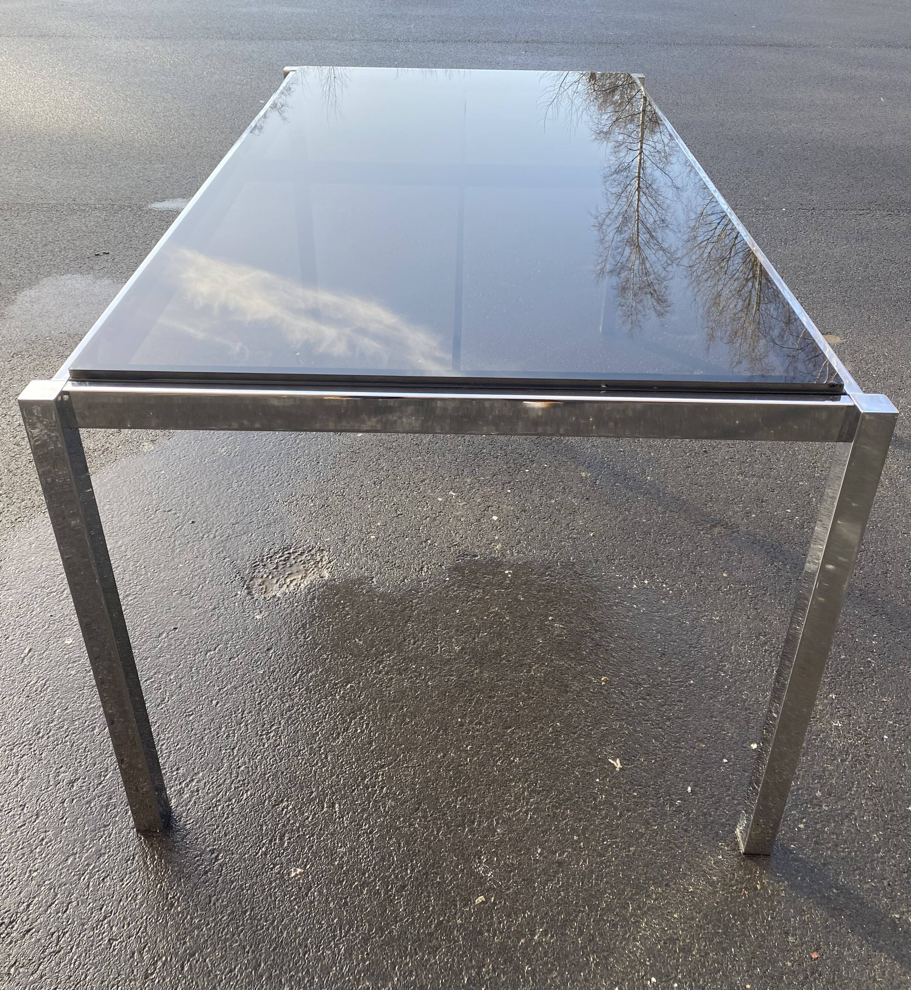 Dining table in unemployment and smoked glass 70'