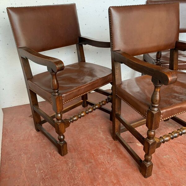 Fauteuil de style renaissance en chene massif assise en cuir xix siècle