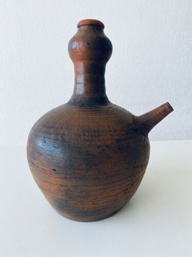 Poterie ancienne en argile, poterie primitive