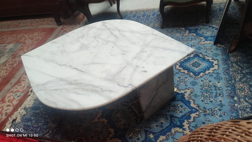 Coffee table in white Carrara marble with grey veins in the shape of an eye, circa 1970