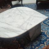 White Carrara marble coffee table with gray veins in the shape of an eye circa 1970