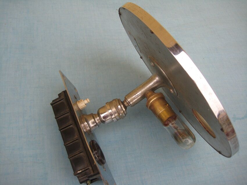 Vintage mirror grinding and illuminating