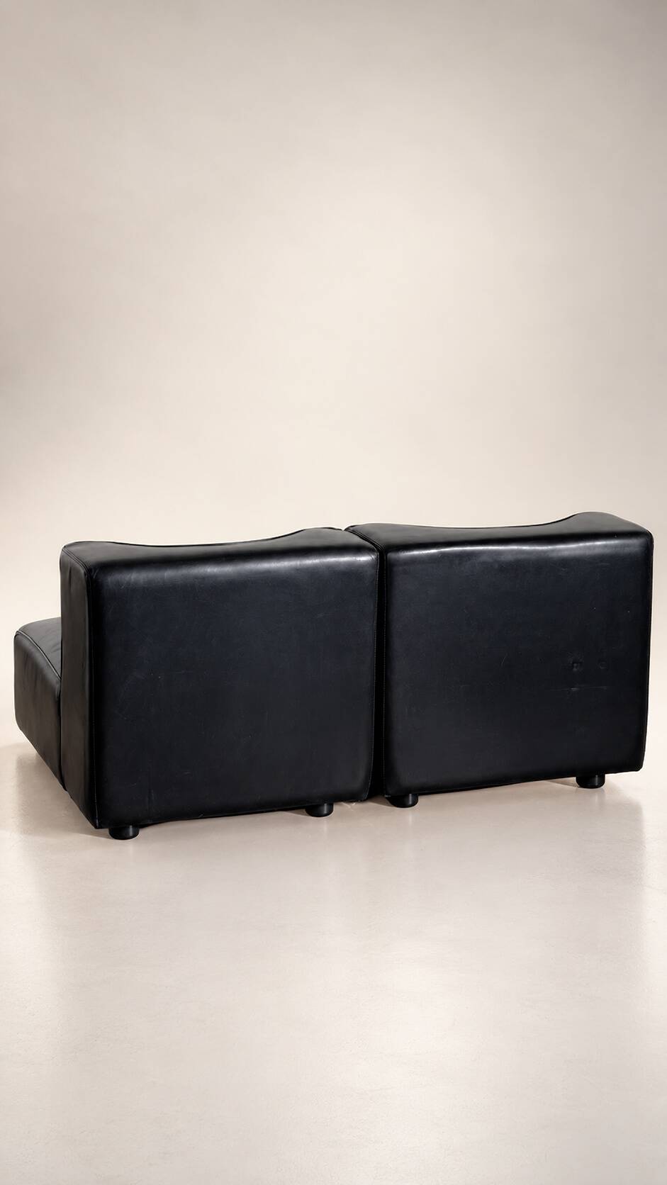 Modular black leather sofa '9000' by Tito Agnoli