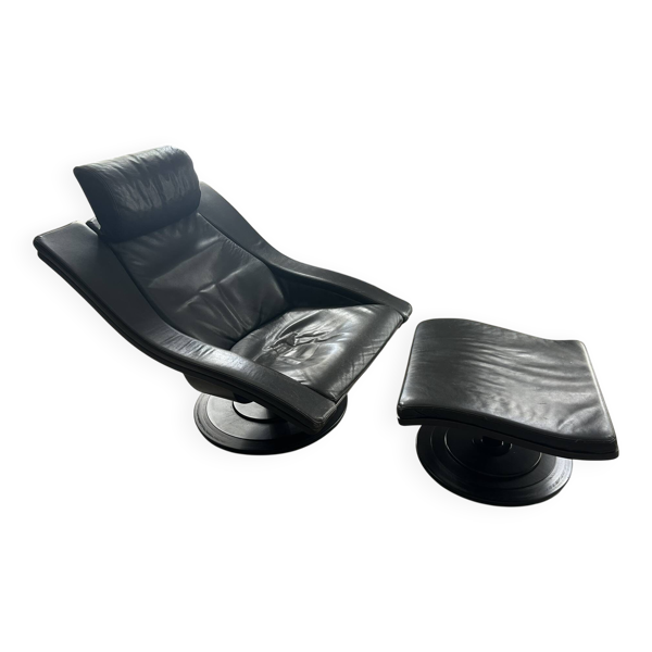 Fauteuil et ottoman “Move” par Takashi Okamura & Erik Marquardsen