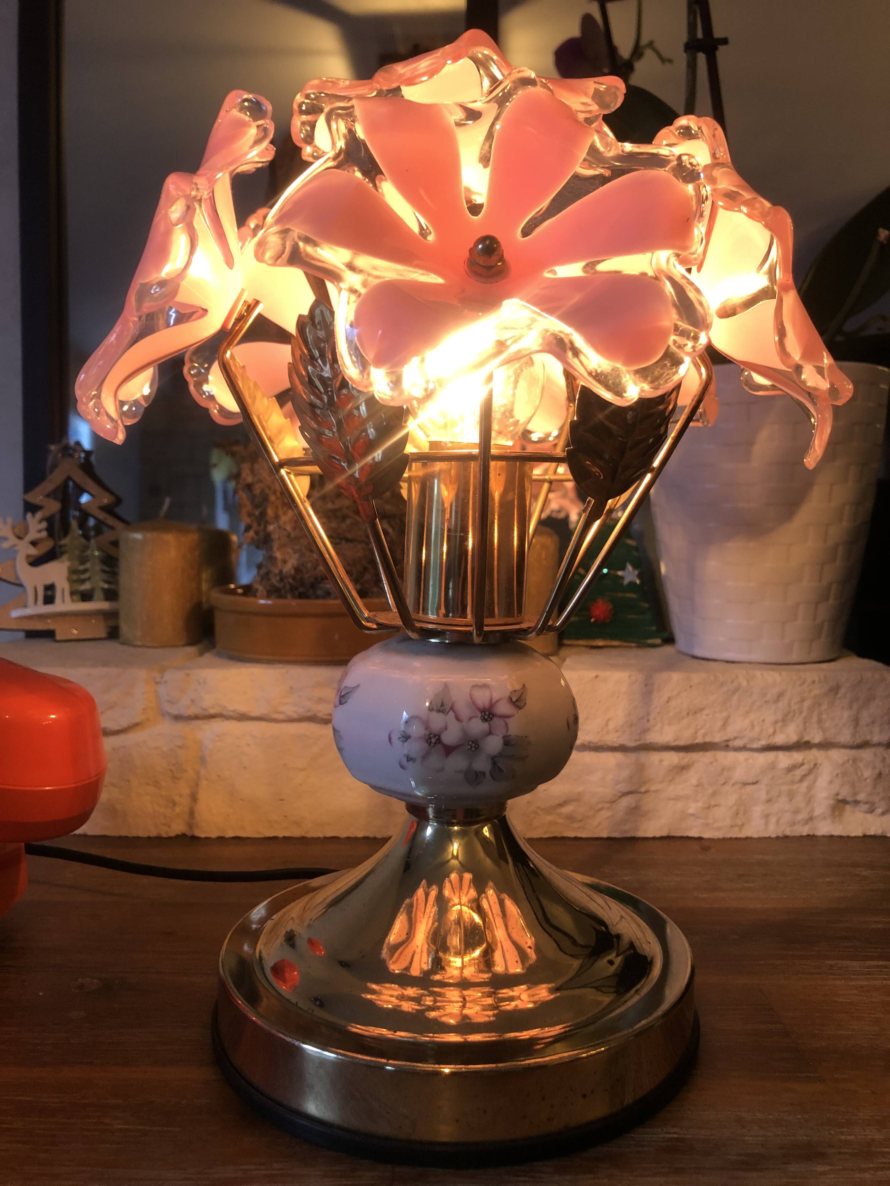 Vintage porcelain flower lamp