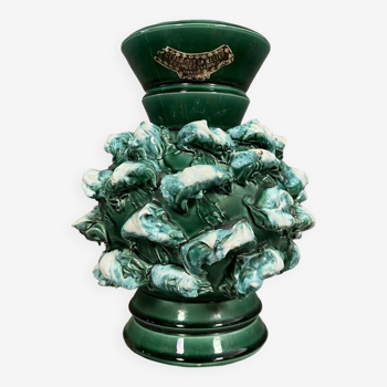 Vase aux coquillage en céramique émaillée de couleur verte circa 1970