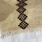 Handcrafted moroccan berber carpet 139 x 83 cm