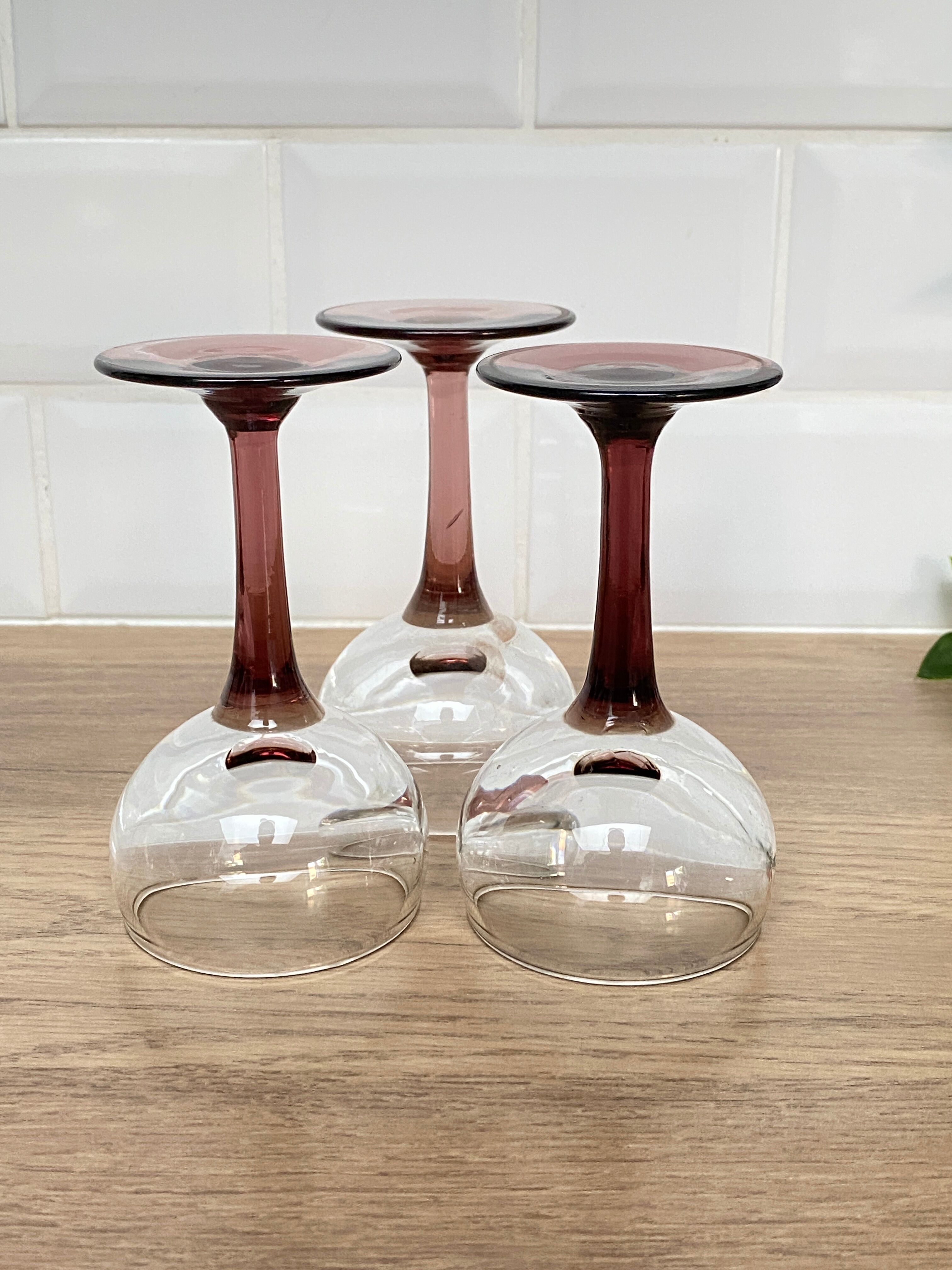 Set of 3 stemmed glasses