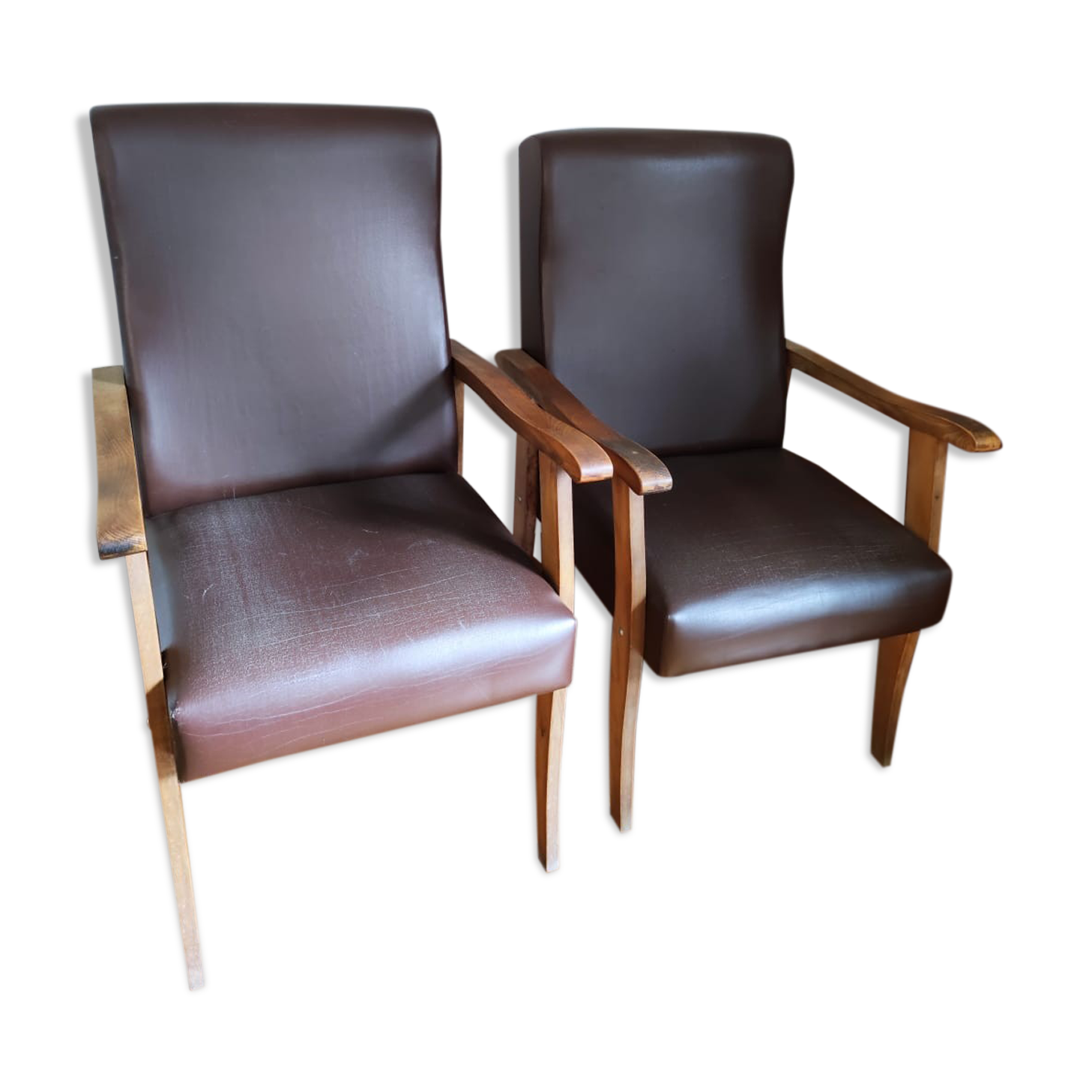 Paire de fauteuils moleskine marron