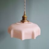 Trio de suspensions Art Déco en opaline colorée, années 1930