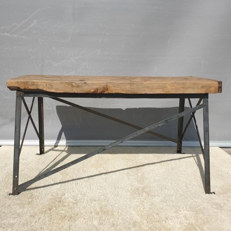 Eiffel metal base workshop with rivets